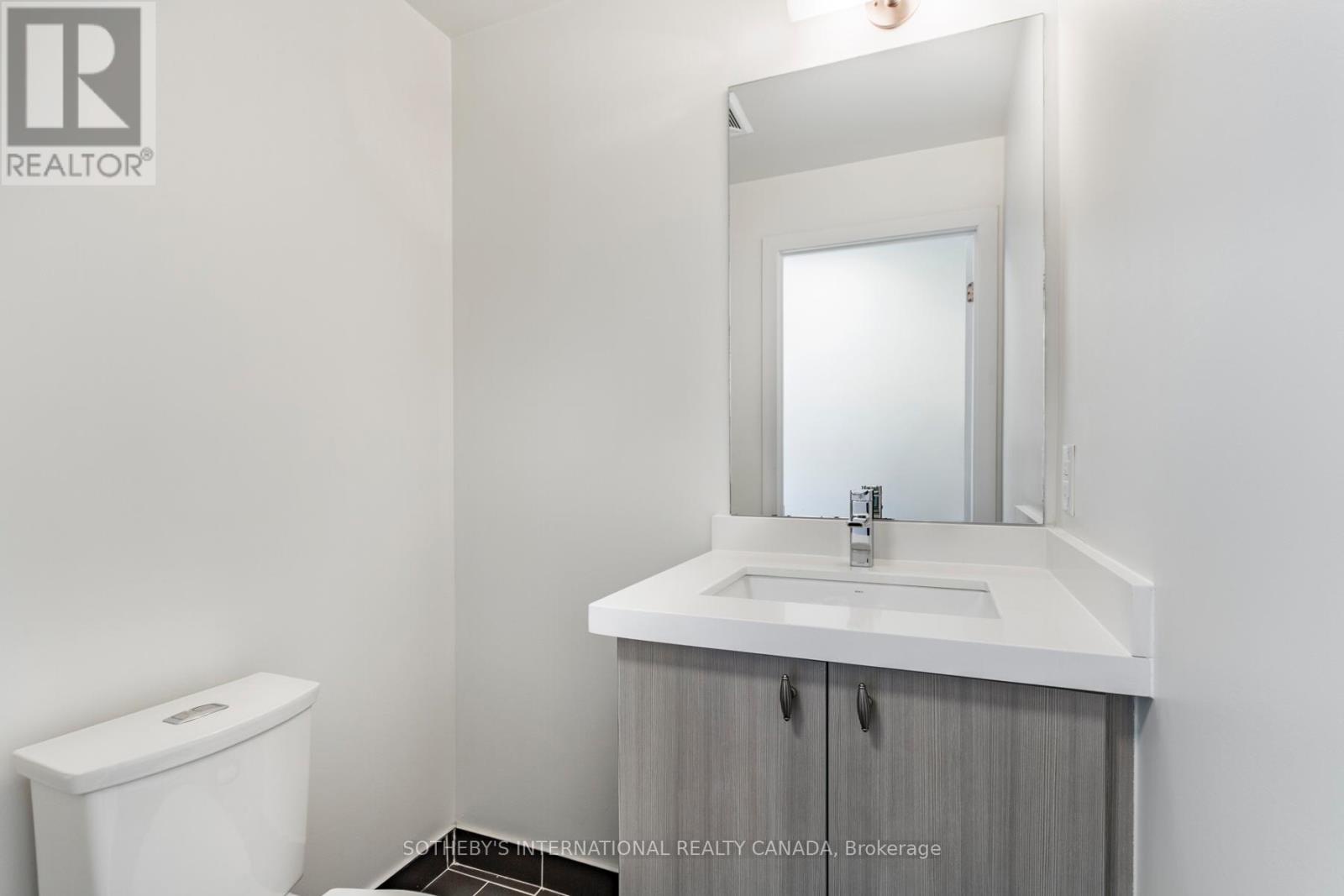 713 - 105 George Street, Toronto (moss Park), Ontario