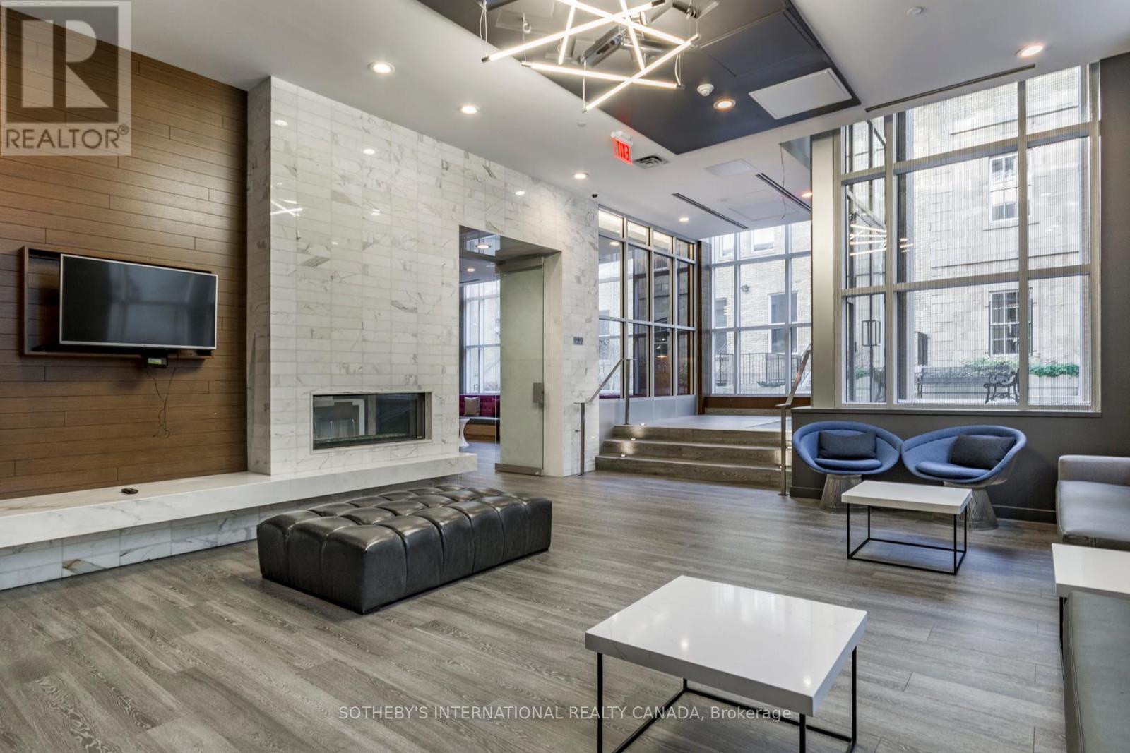 713 - 105 George Street, Toronto (moss Park), Ontario