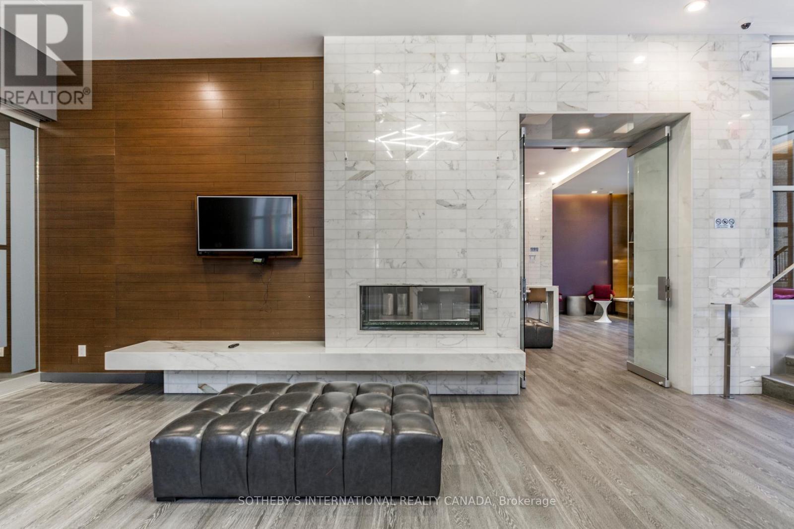 713 - 105 George Street, Toronto (moss Park), Ontario