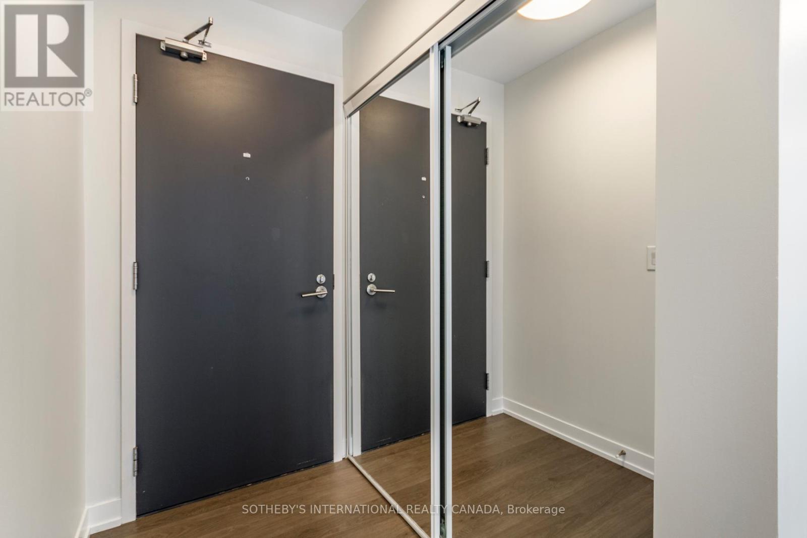 713 - 105 George Street, Toronto (moss Park), Ontario