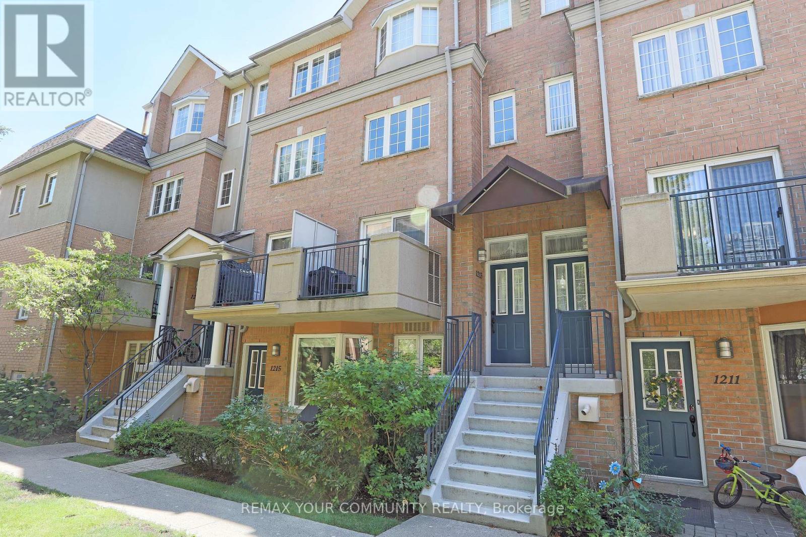 1213 - 28 Sommerset Way, Toronto (willowdale East), Ontario