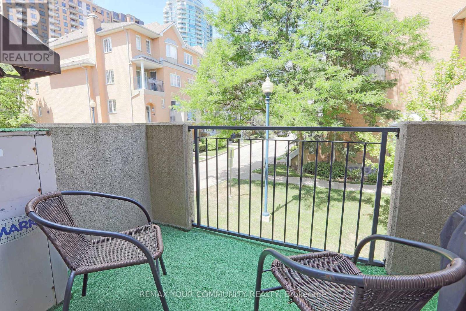 1213 - 28 Sommerset Way, Toronto (willowdale East), Ontario