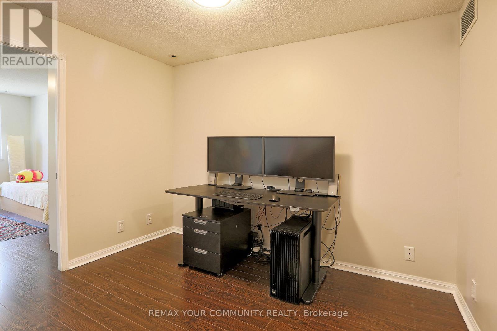 1213 - 28 Sommerset Way, Toronto (willowdale East), Ontario