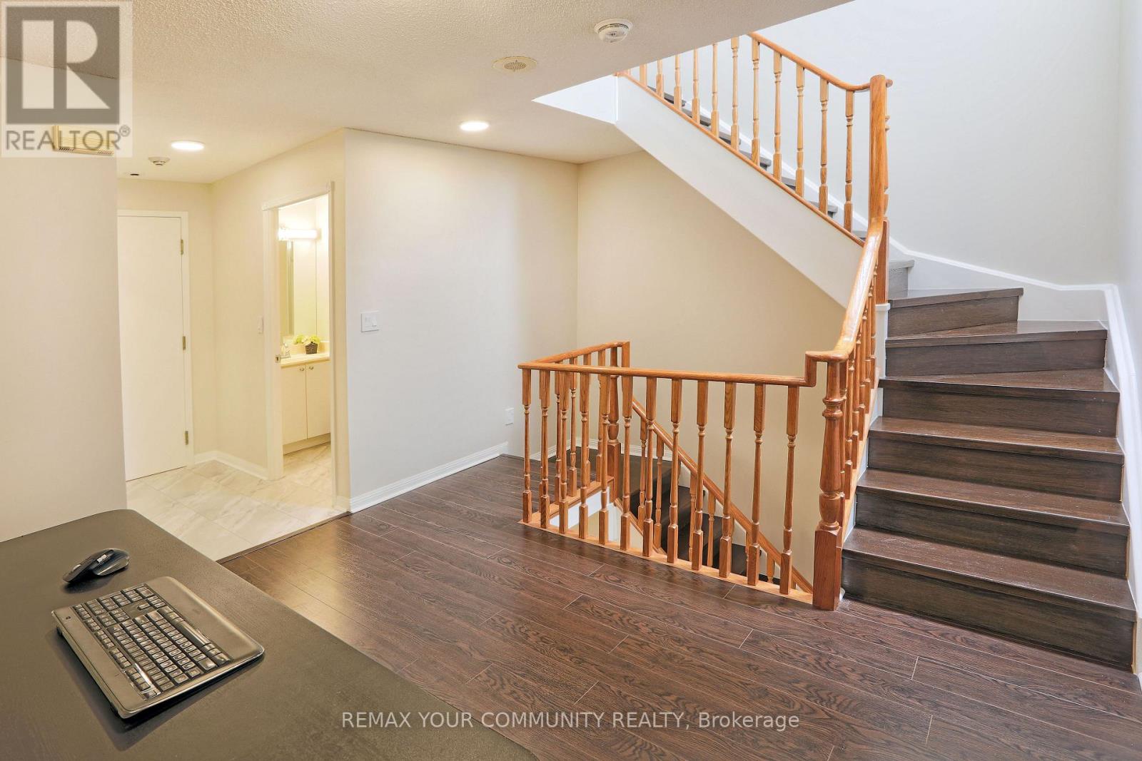 1213 - 28 Sommerset Way, Toronto (willowdale East), Ontario