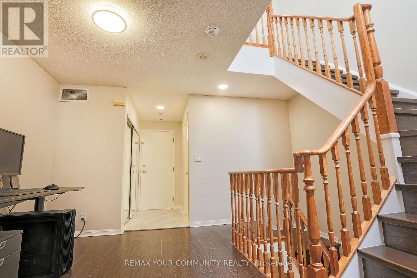 1213 - 28 Sommerset Way, Toronto (willowdale East), Ontario