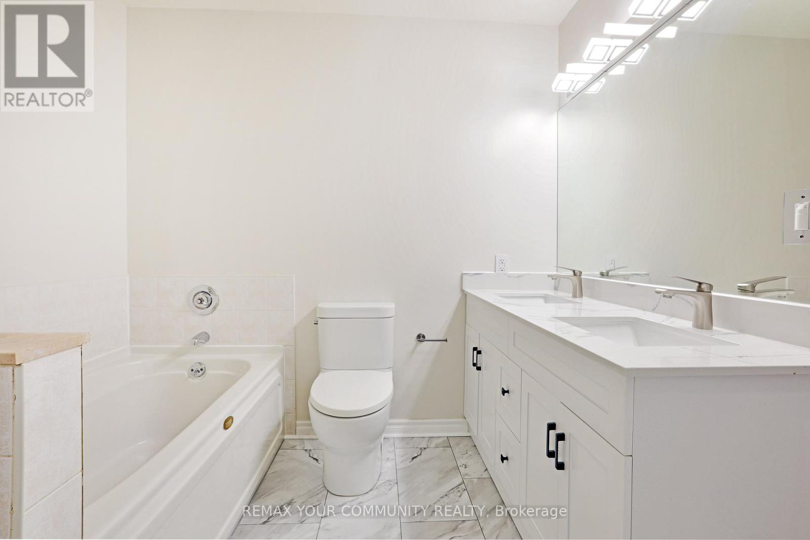 1213 - 28 Sommerset Way, Toronto (willowdale East), Ontario