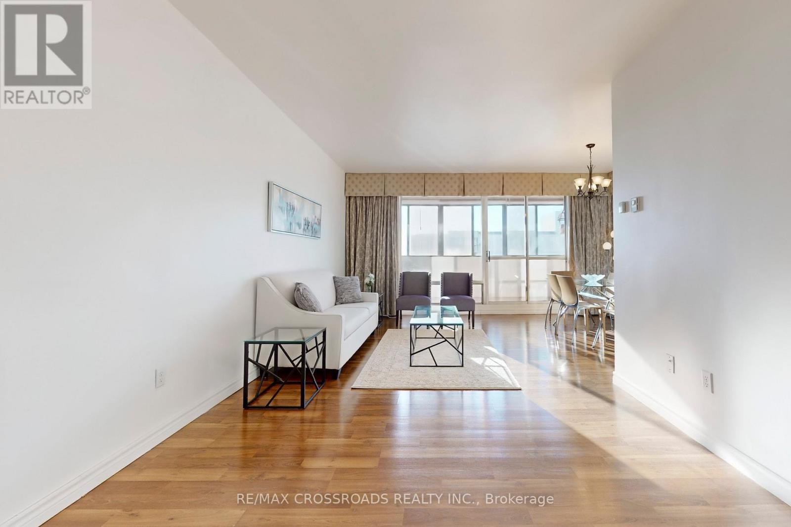 Ph18 - 5 Massey Square, Toronto (crescent Town), Ontario