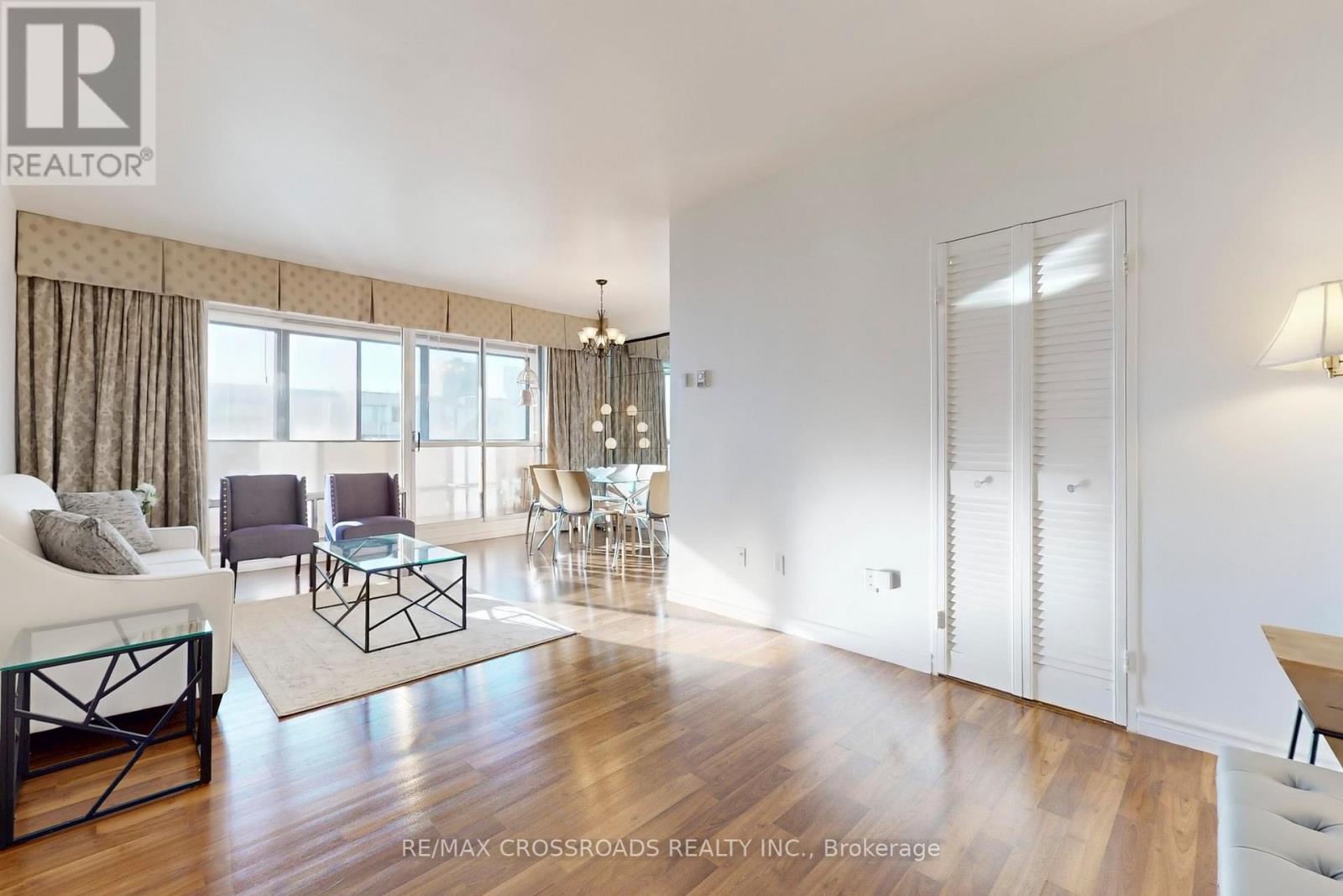 Ph18 - 5 Massey Square, Toronto (crescent Town), Ontario