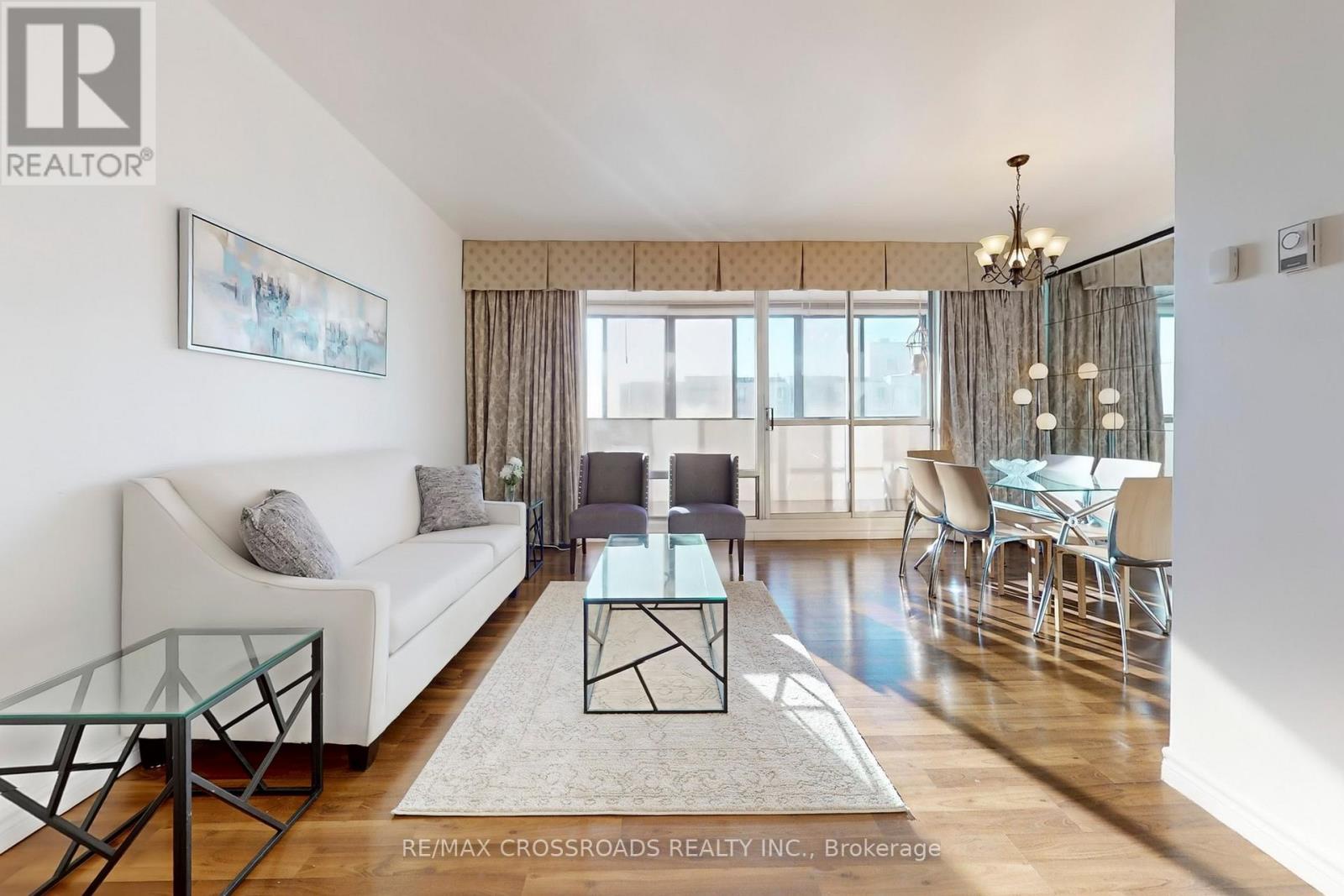 Ph18 - 5 Massey Square, Toronto (crescent Town), Ontario