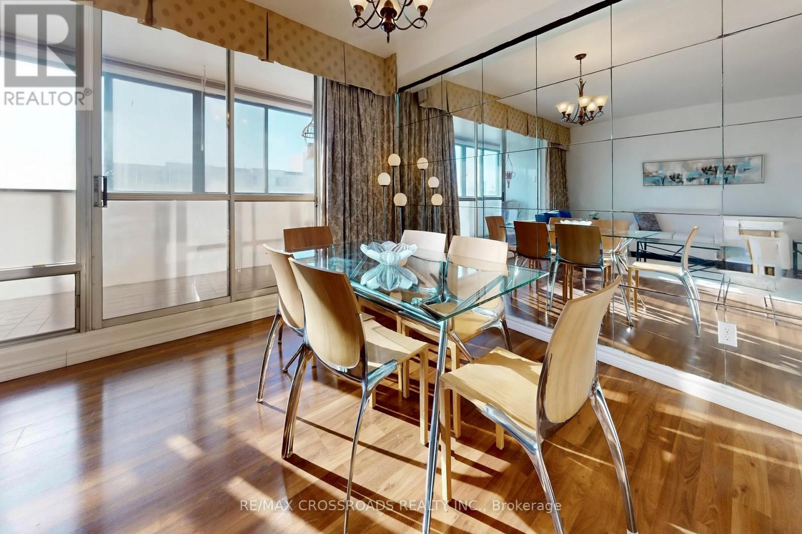 Ph18 - 5 Massey Square, Toronto (crescent Town), Ontario