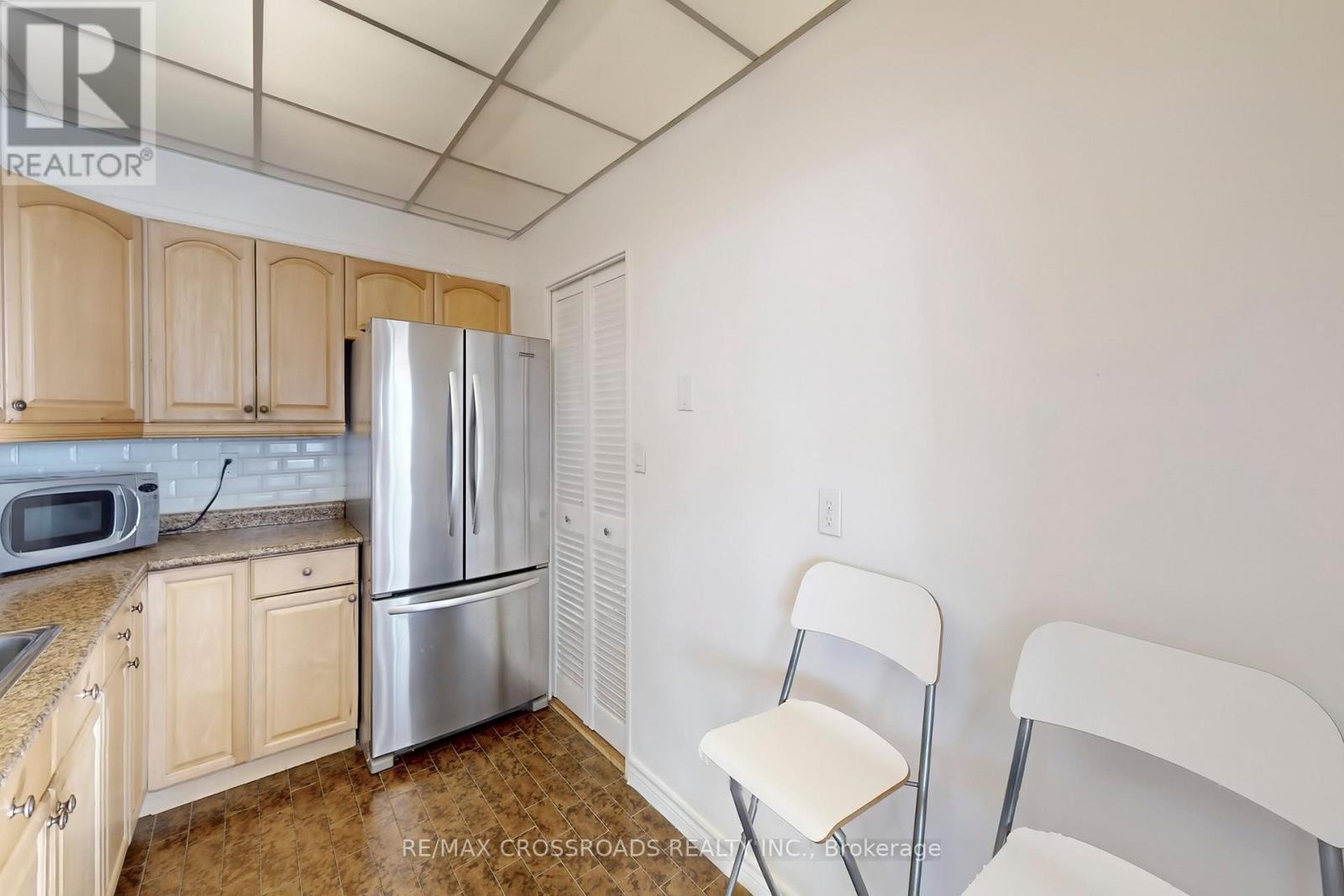 Ph18 - 5 Massey Square, Toronto (crescent Town), Ontario