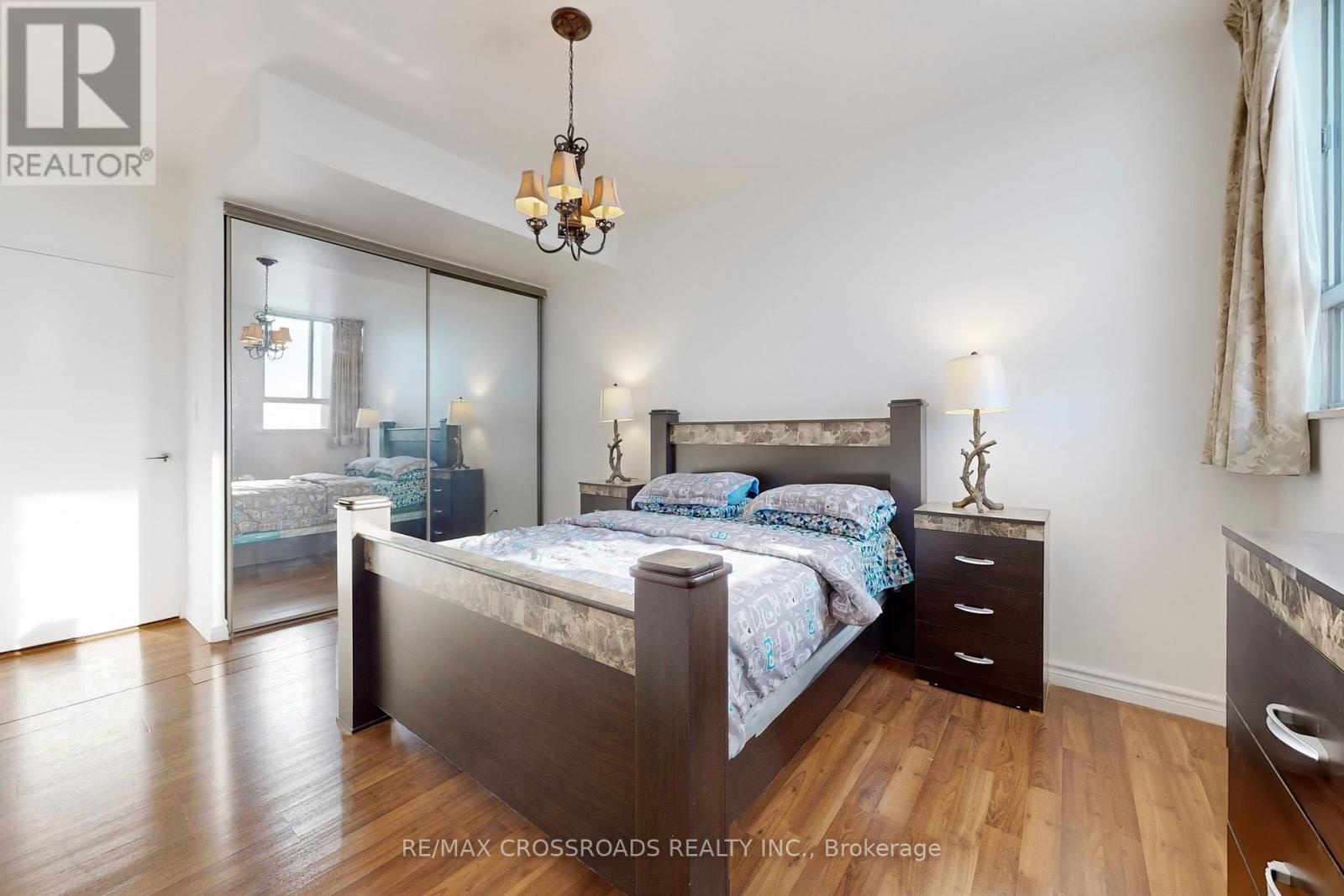 Ph18 - 5 Massey Square, Toronto (crescent Town), Ontario