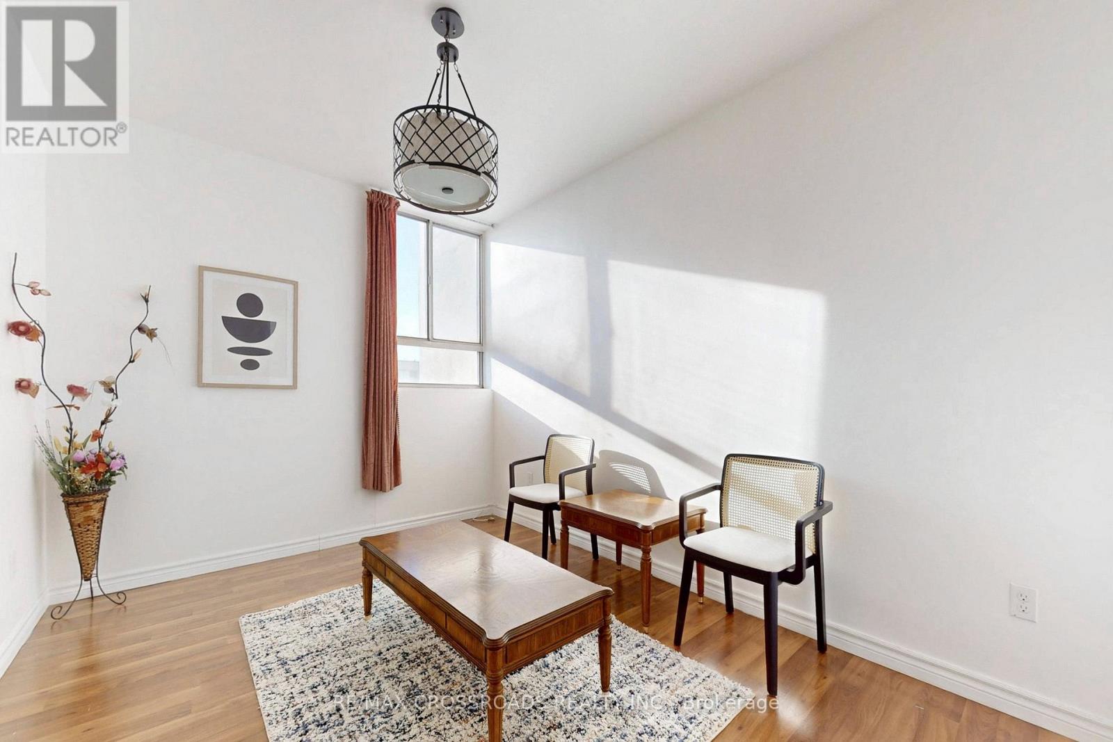 Ph18 - 5 Massey Square, Toronto (crescent Town), Ontario