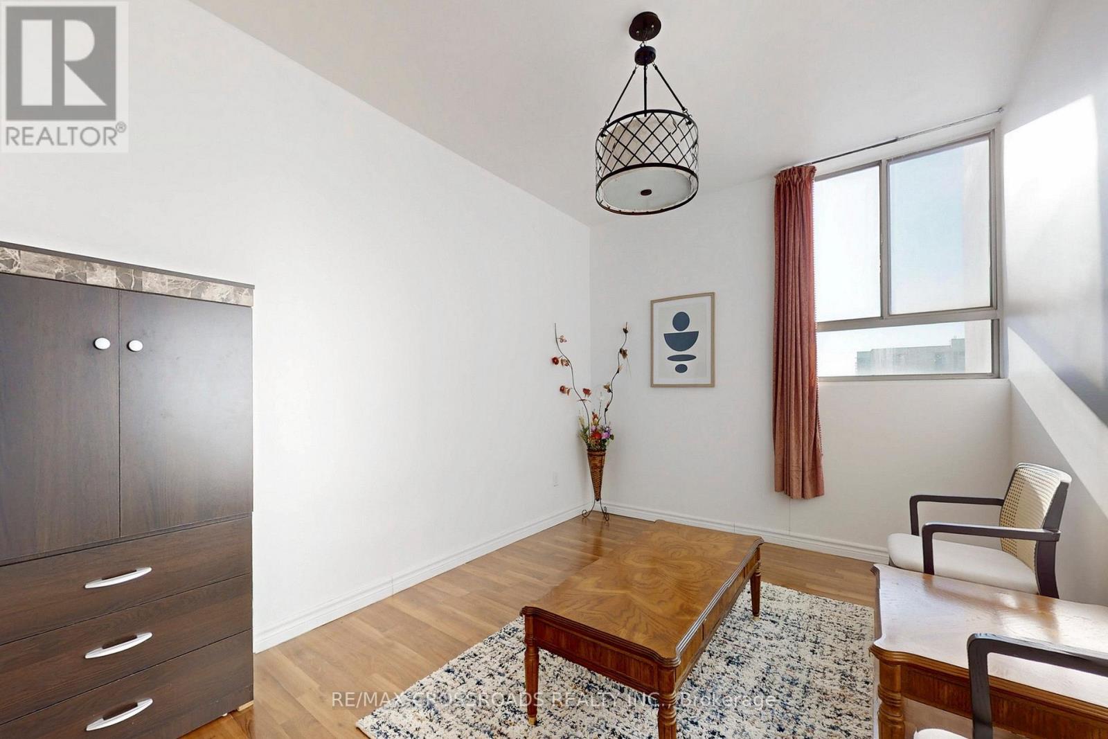 Ph18 - 5 Massey Square, Toronto (crescent Town), Ontario