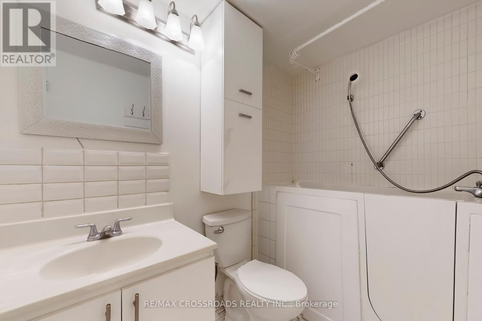 Ph18 - 5 Massey Square, Toronto (crescent Town), Ontario