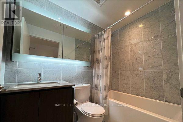 303 - 117 Mcmahon Drive, Toronto (bayview Village), Ontario