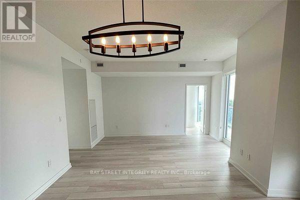 303 - 117 Mcmahon Drive, Toronto (bayview Village), Ontario