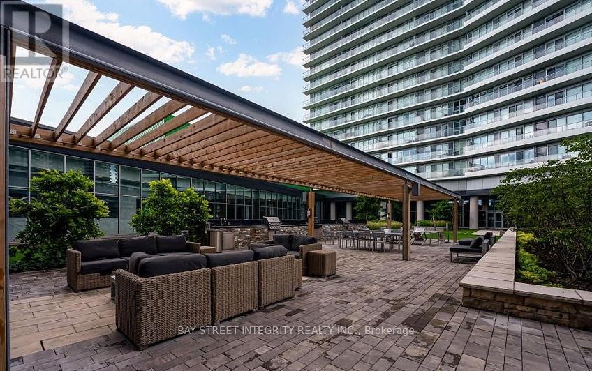 303 - 117 Mcmahon Drive, Toronto (bayview Village), Ontario