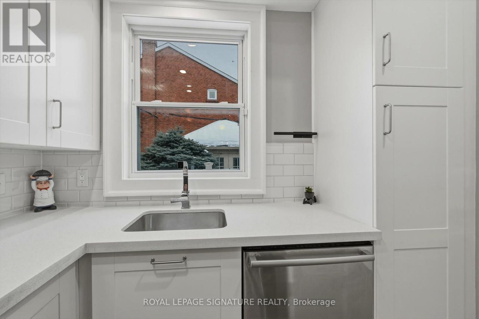 55 Atlas Avenue, Toronto (humewood-cedarvale), Ontario