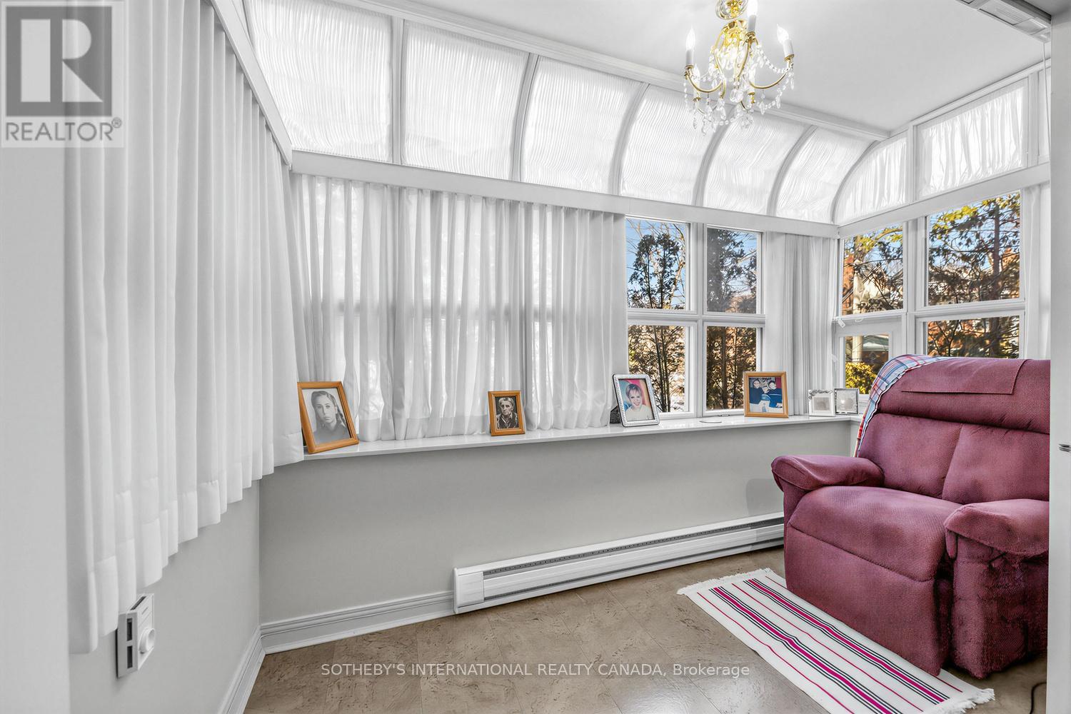 202 - 8 Hawthorn Avenue, Toronto (rosedale-moore Park), Ontario