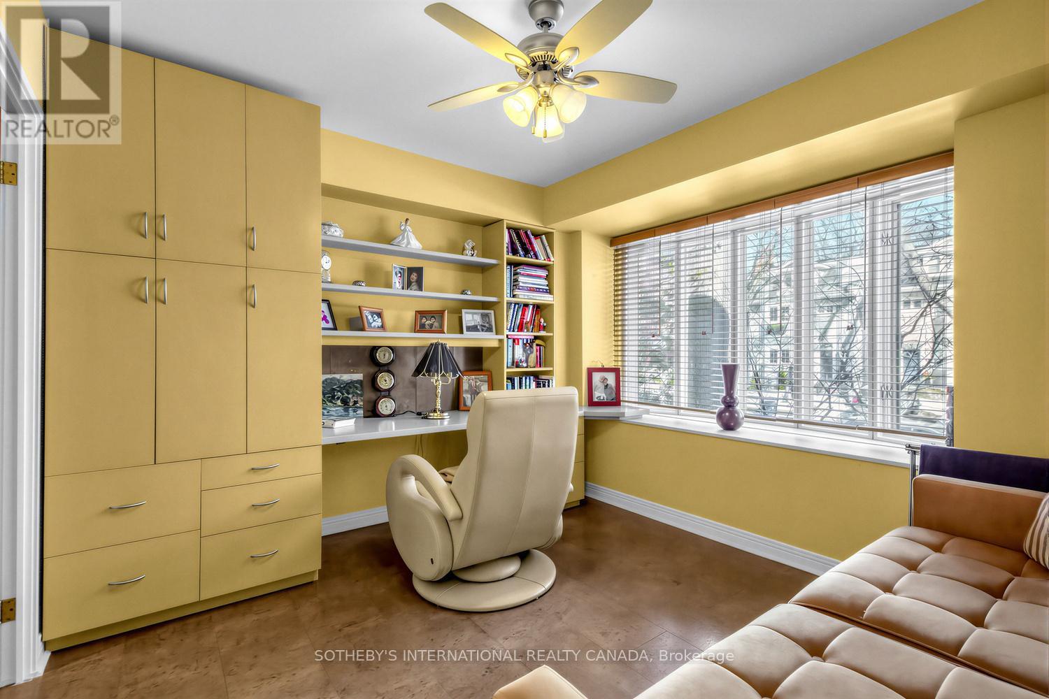 202 - 8 Hawthorn Avenue, Toronto (rosedale-moore Park), Ontario