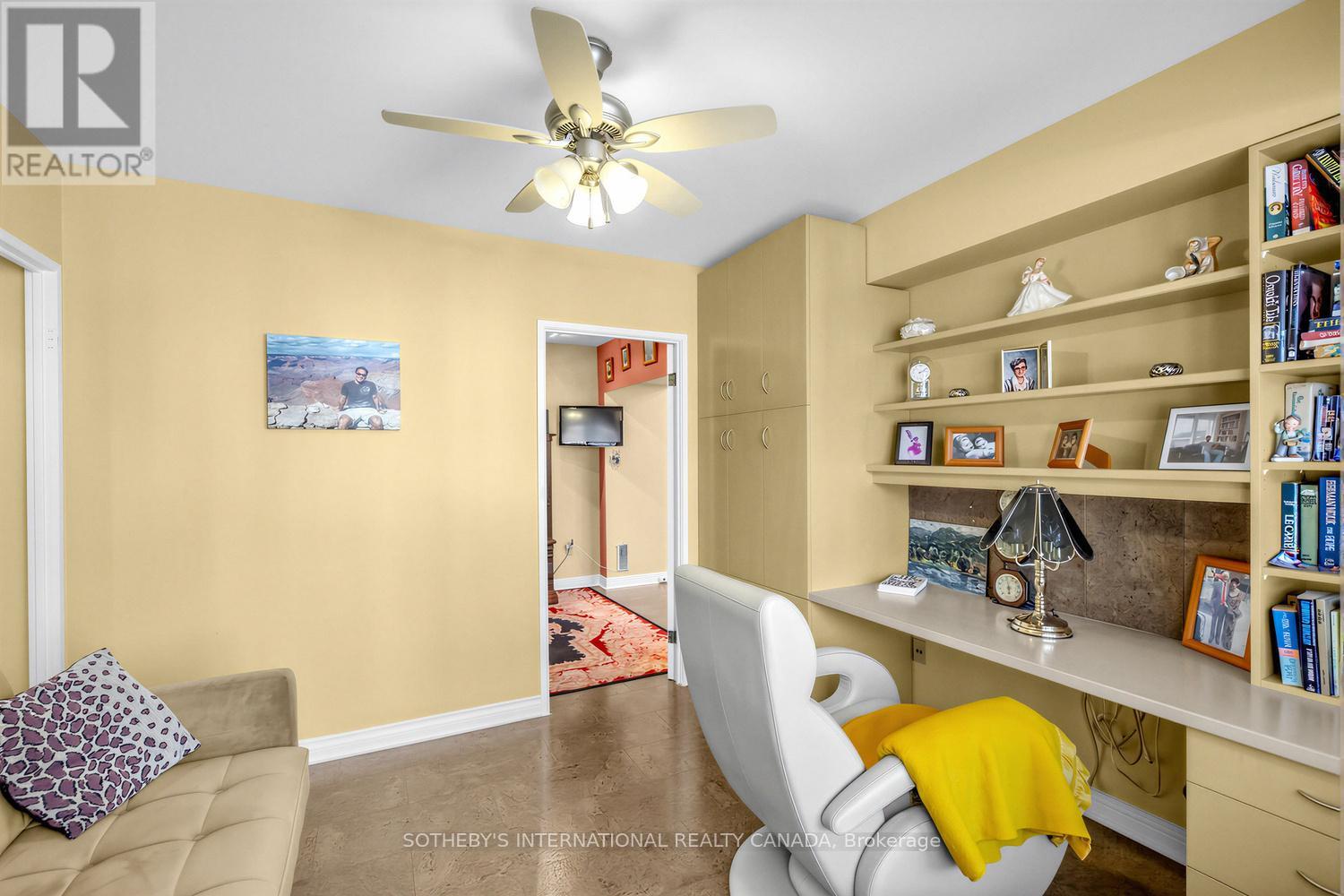 202 - 8 Hawthorn Avenue, Toronto (rosedale-moore Park), Ontario