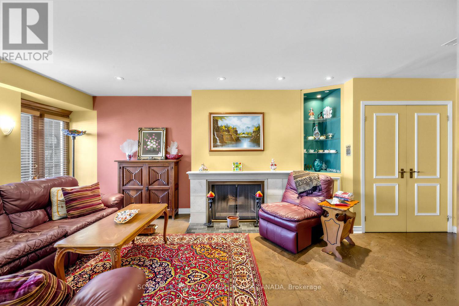 202 - 8 Hawthorn Avenue, Toronto (rosedale-moore Park), Ontario