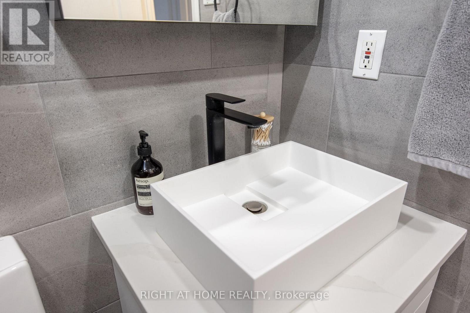 4304 - 43 Sudbury Street, Toronto (niagara), Ontario