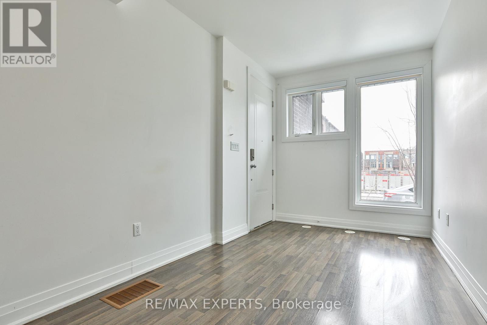 57 Creekbank Road, Toronto (rustic), Ontario