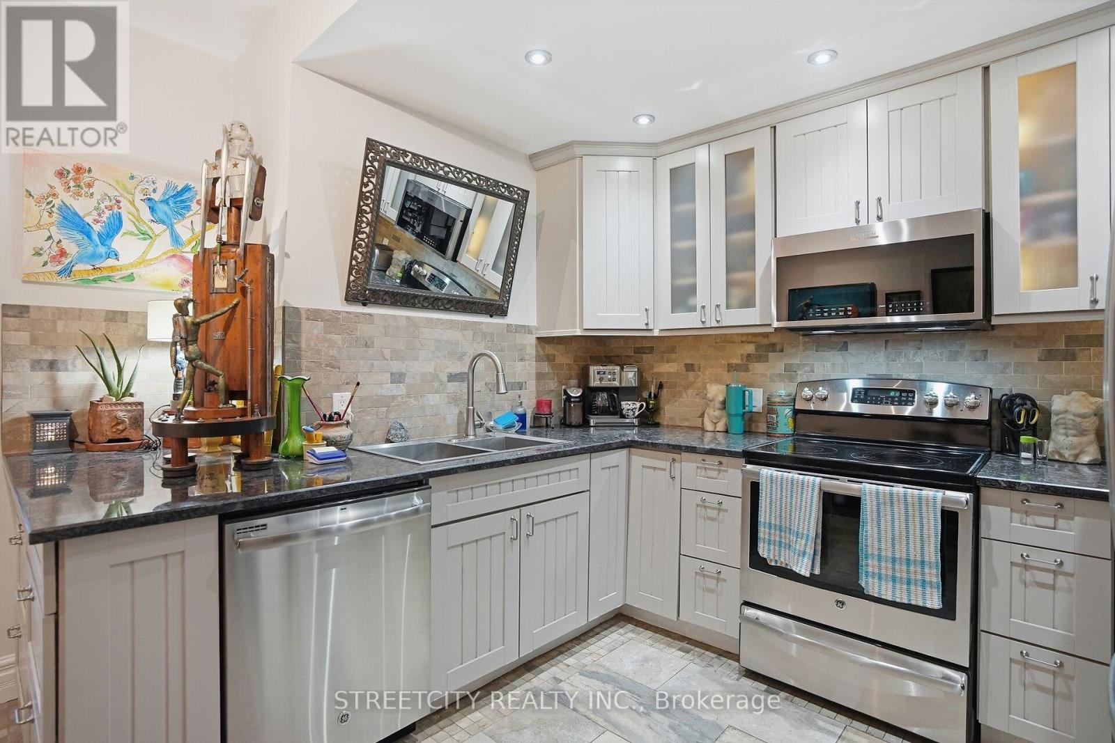 82 Wellington Street, St. Thomas, Ontario