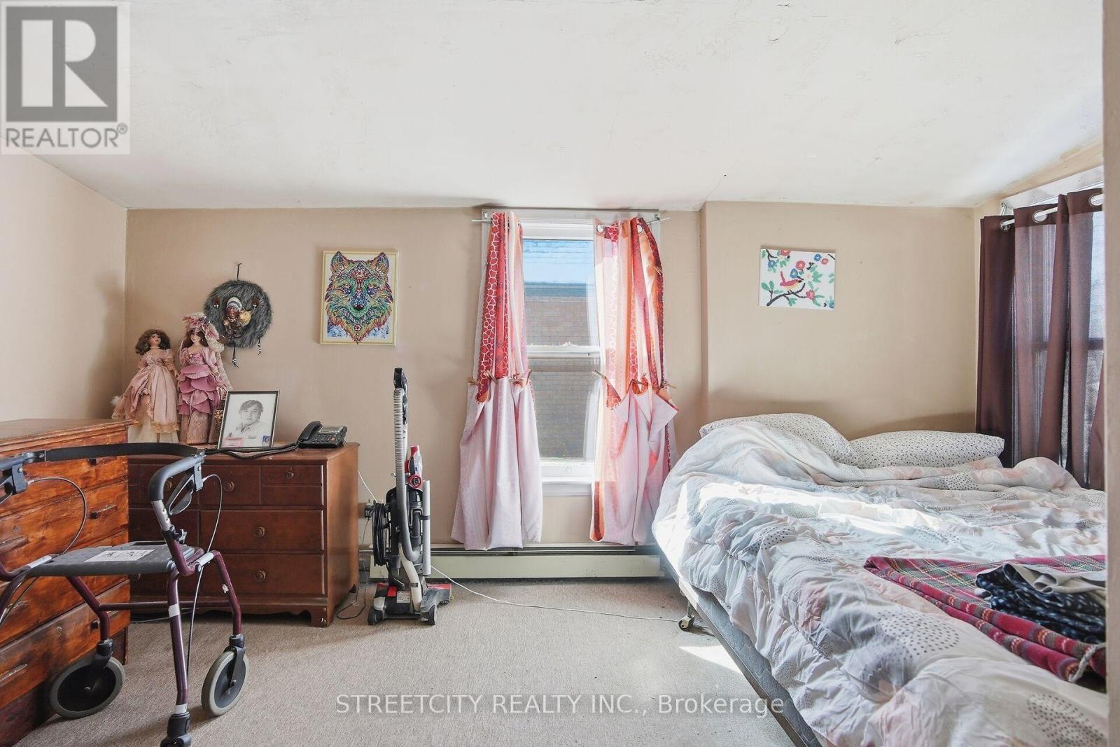 82 Wellington Street, St. Thomas, Ontario