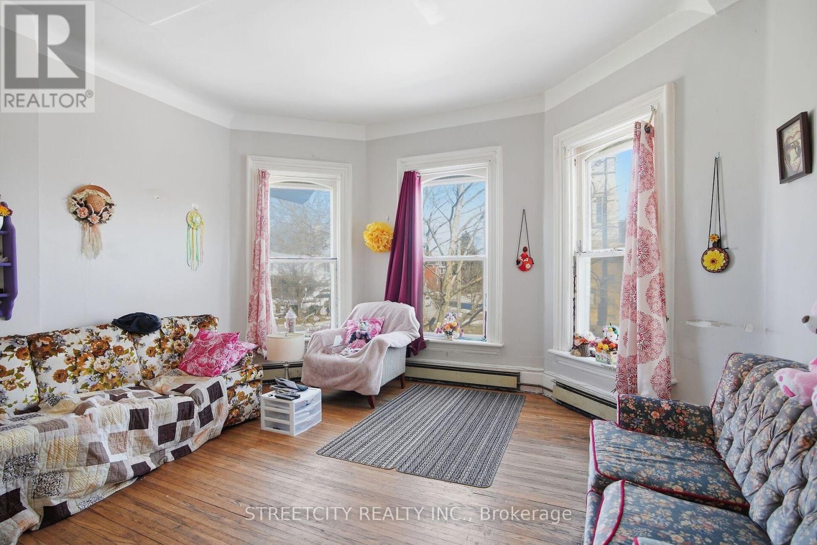 82 Wellington Street, St. Thomas, Ontario