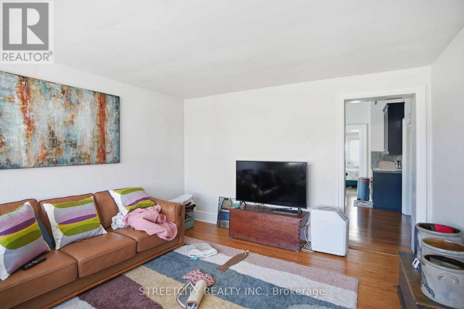 82 Wellington Street, St. Thomas, Ontario