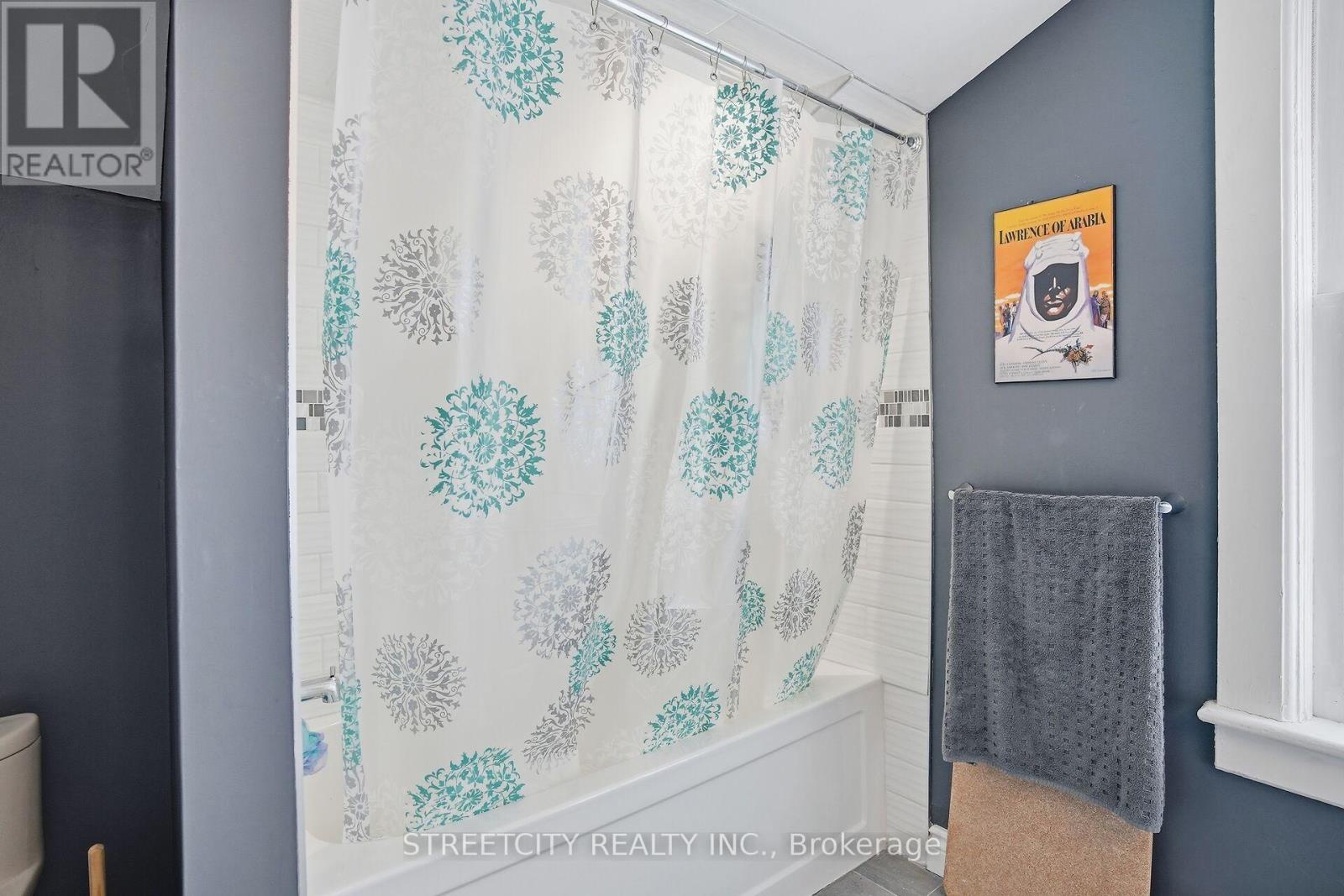 82 Wellington Street, St. Thomas, Ontario