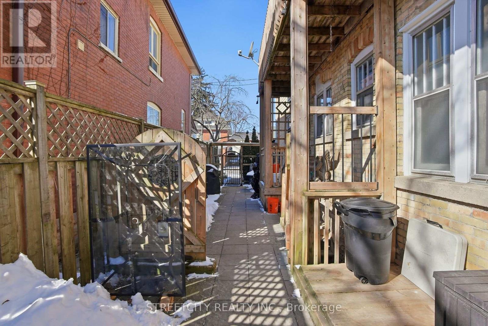 82 Wellington Street, St. Thomas, Ontario