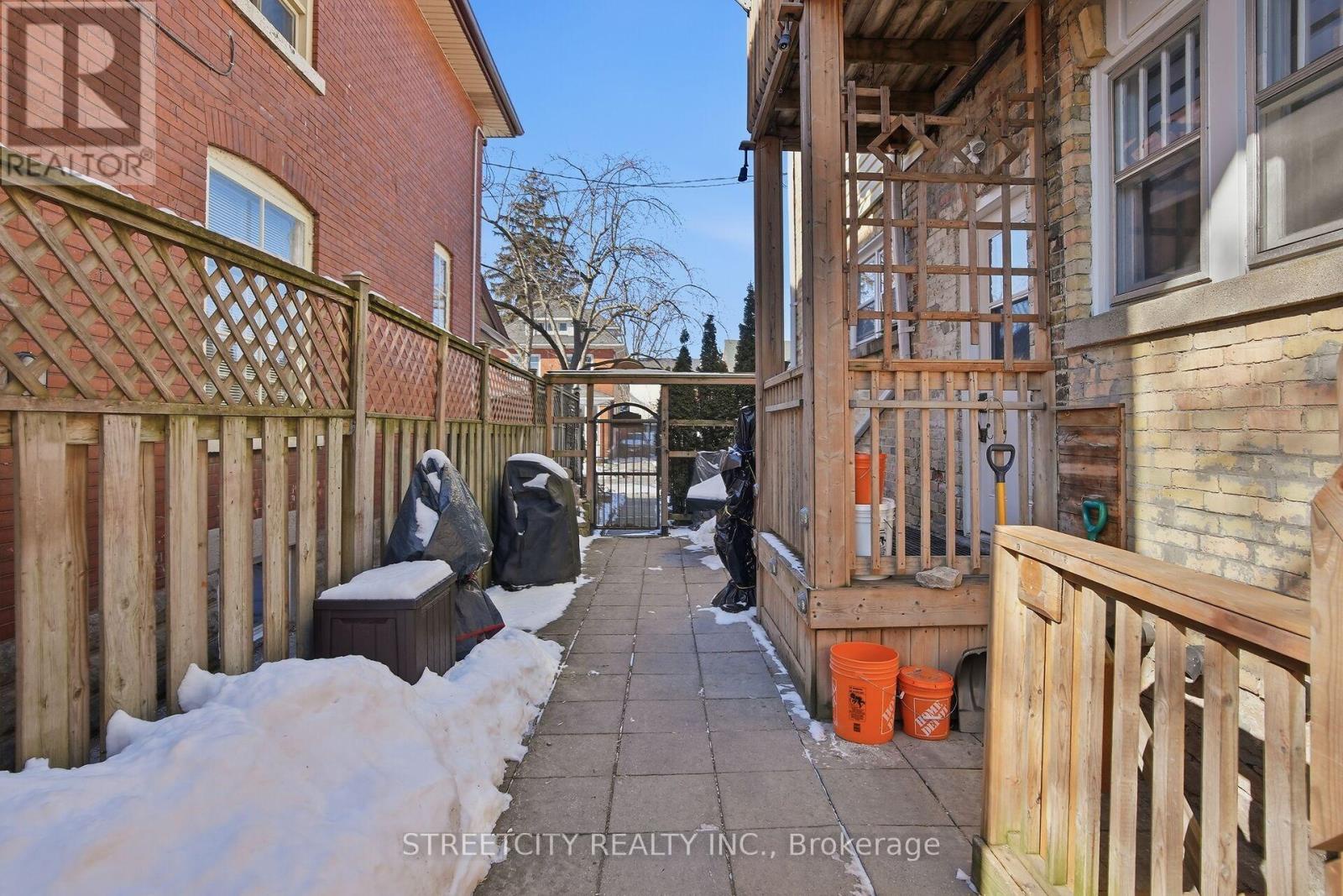 82 Wellington Street, St. Thomas, Ontario