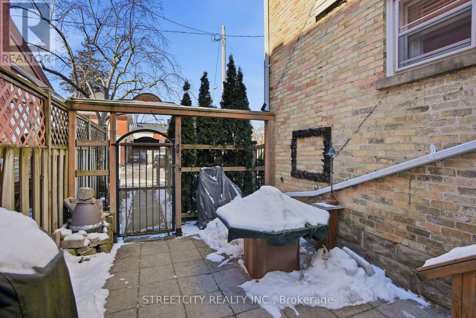 82 Wellington Street, St. Thomas, Ontario