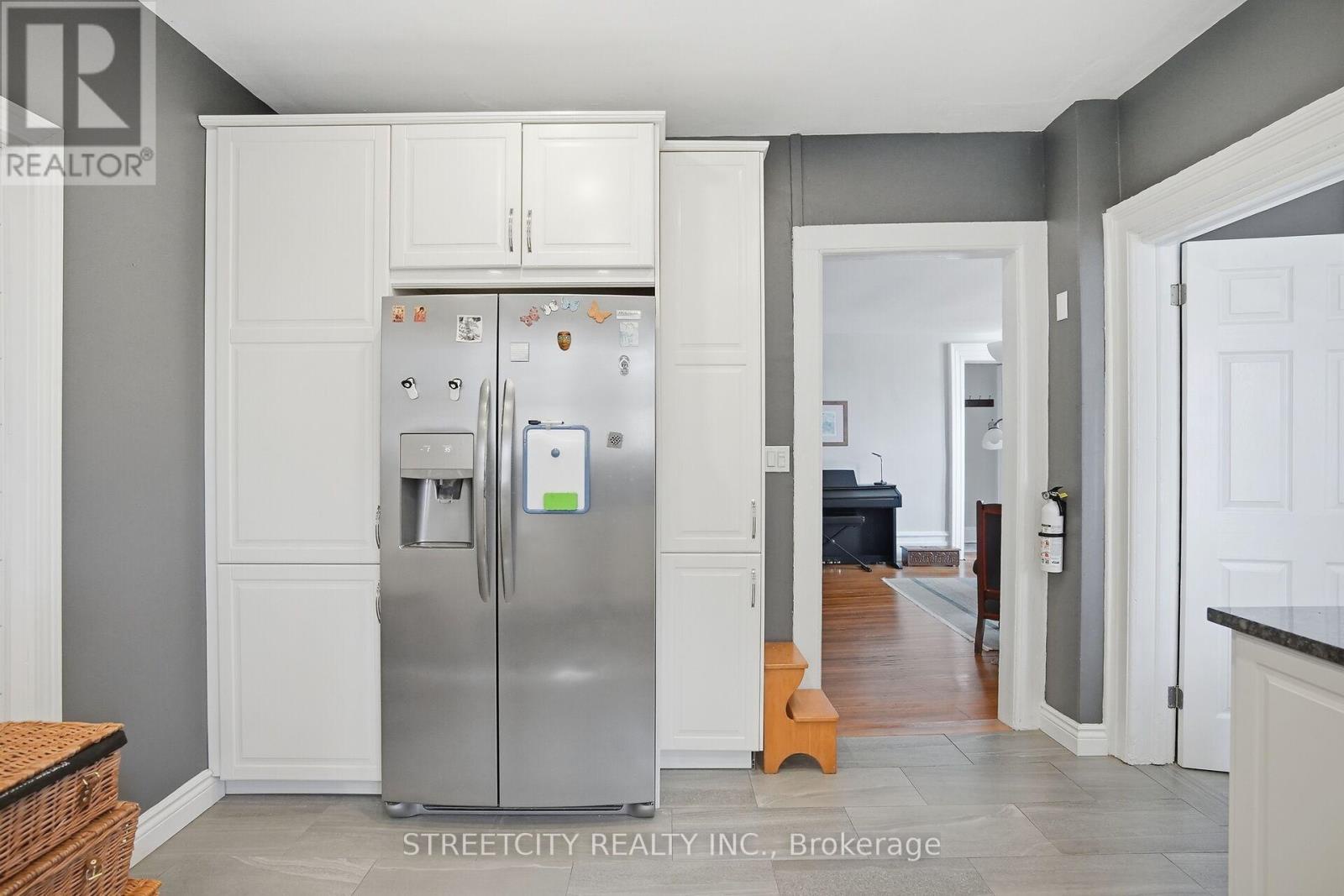 82 Wellington Street, St. Thomas, Ontario