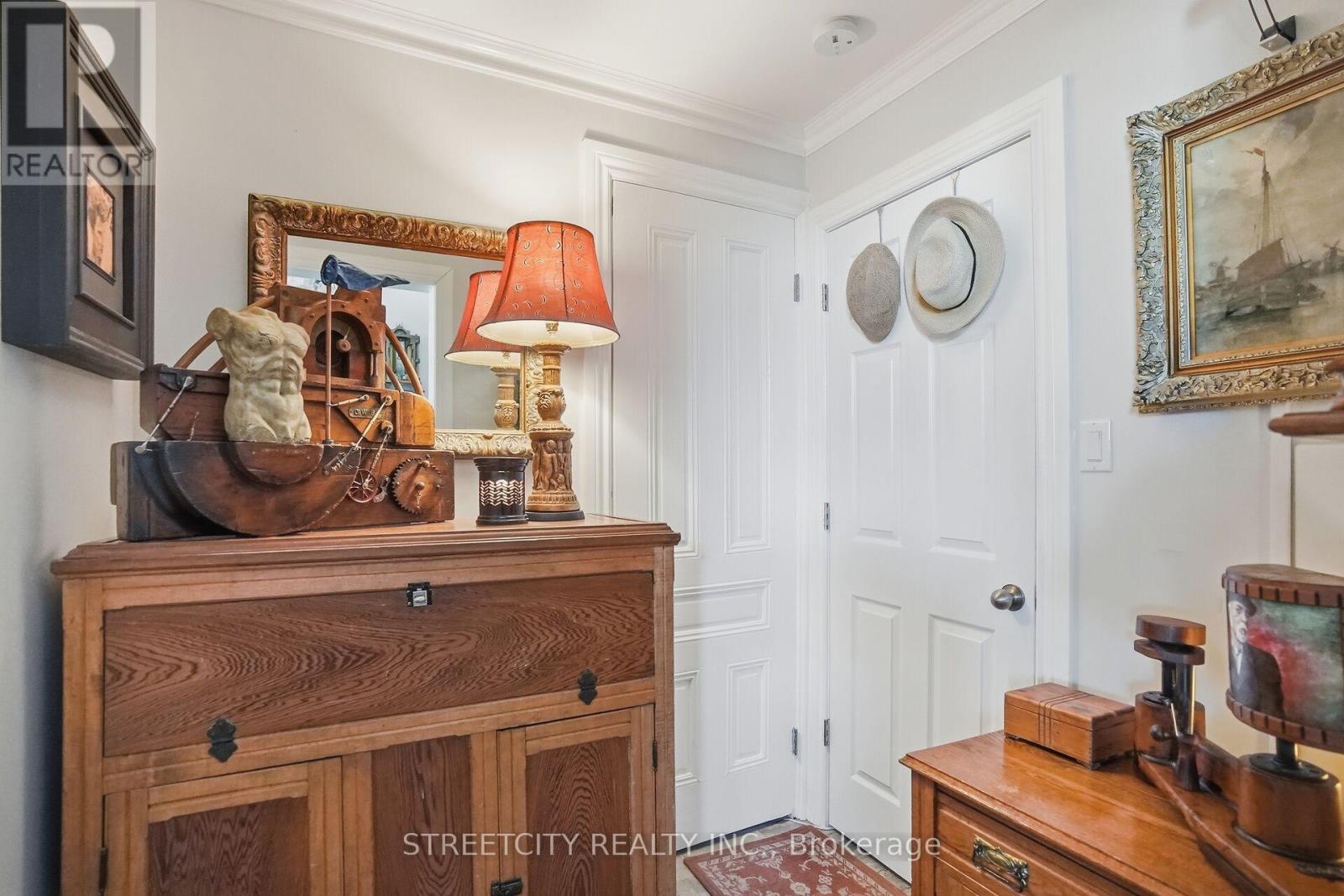 82 Wellington Street, St. Thomas, Ontario