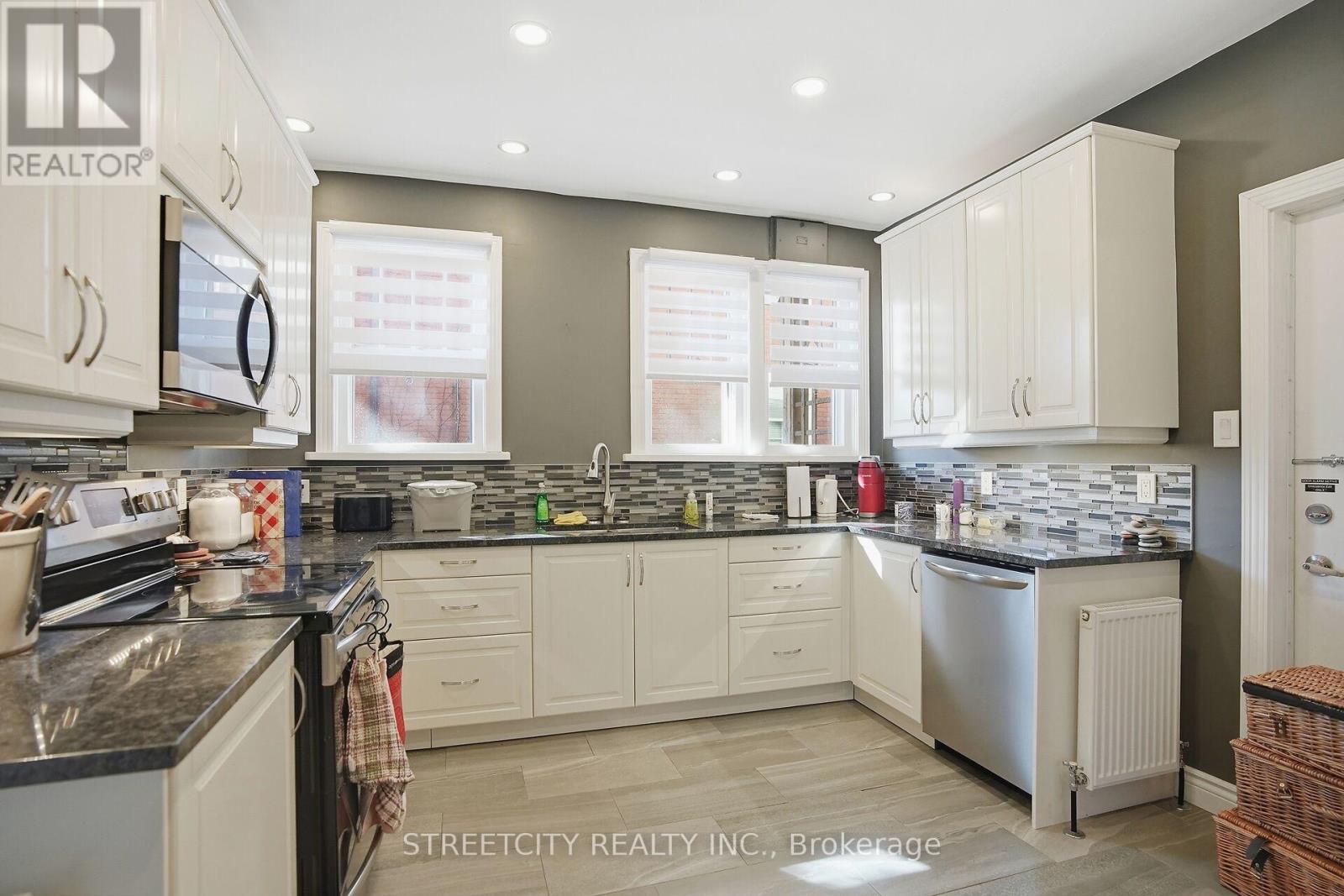 82 Wellington Street, St. Thomas, Ontario