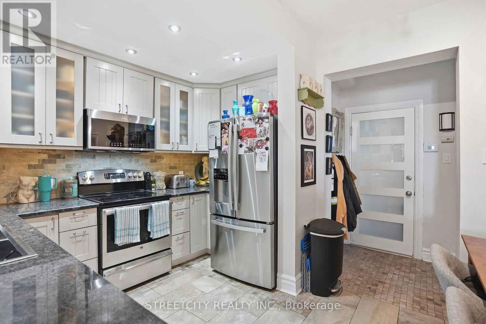 82 Wellington Street, St. Thomas, Ontario