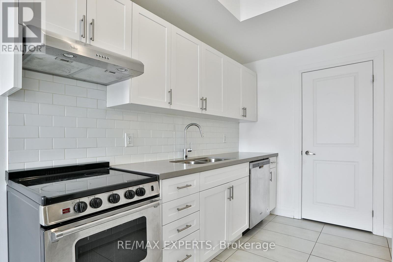 57 Creekbank Road, Toronto (rustic), Ontario