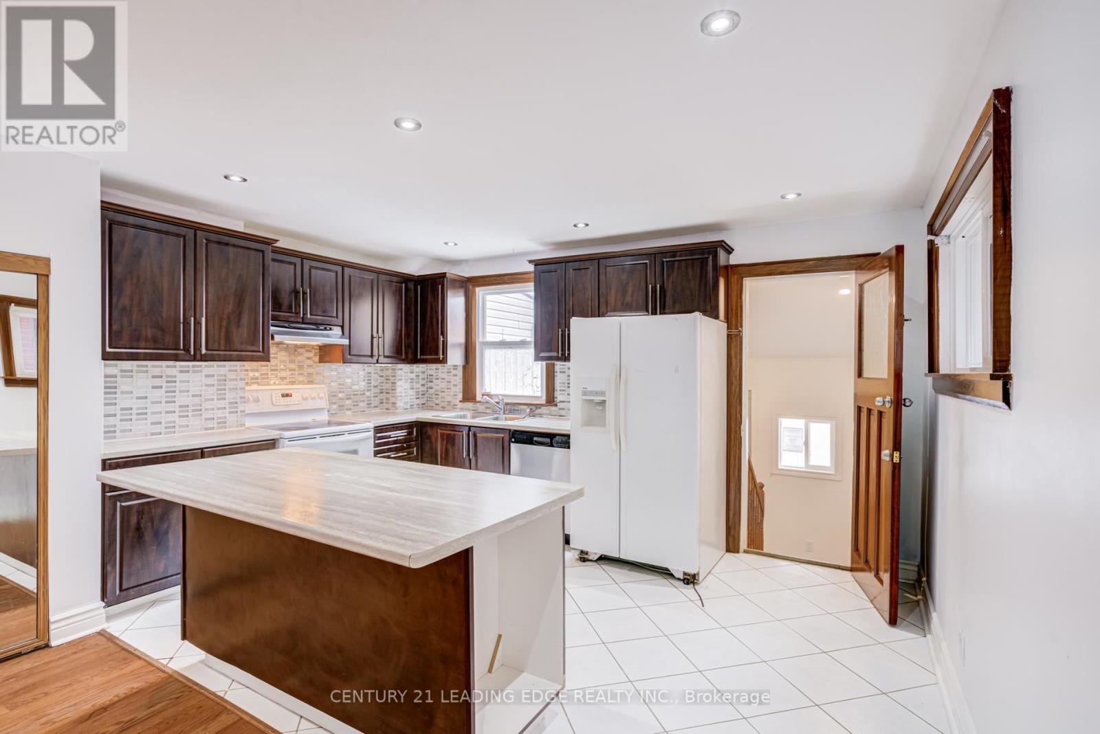 12 Innes Avenue, Toronto (corso Italia-davenport), Ontario