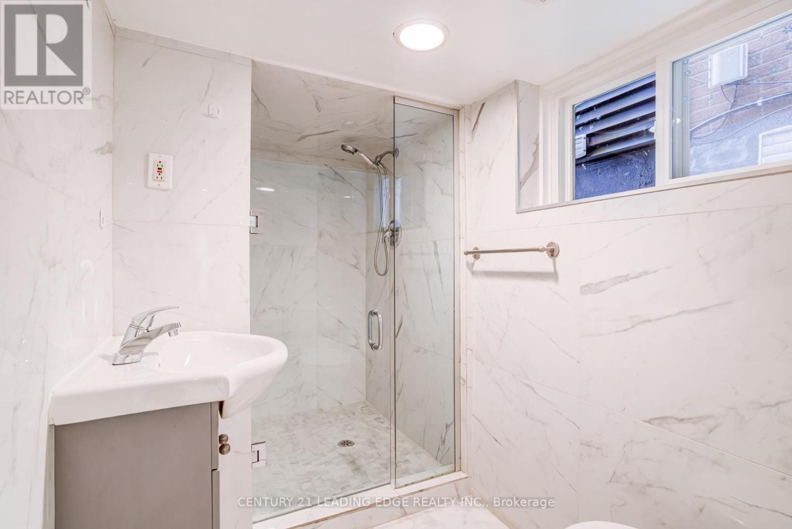 12 Innes Avenue, Toronto (corso Italia-davenport), Ontario