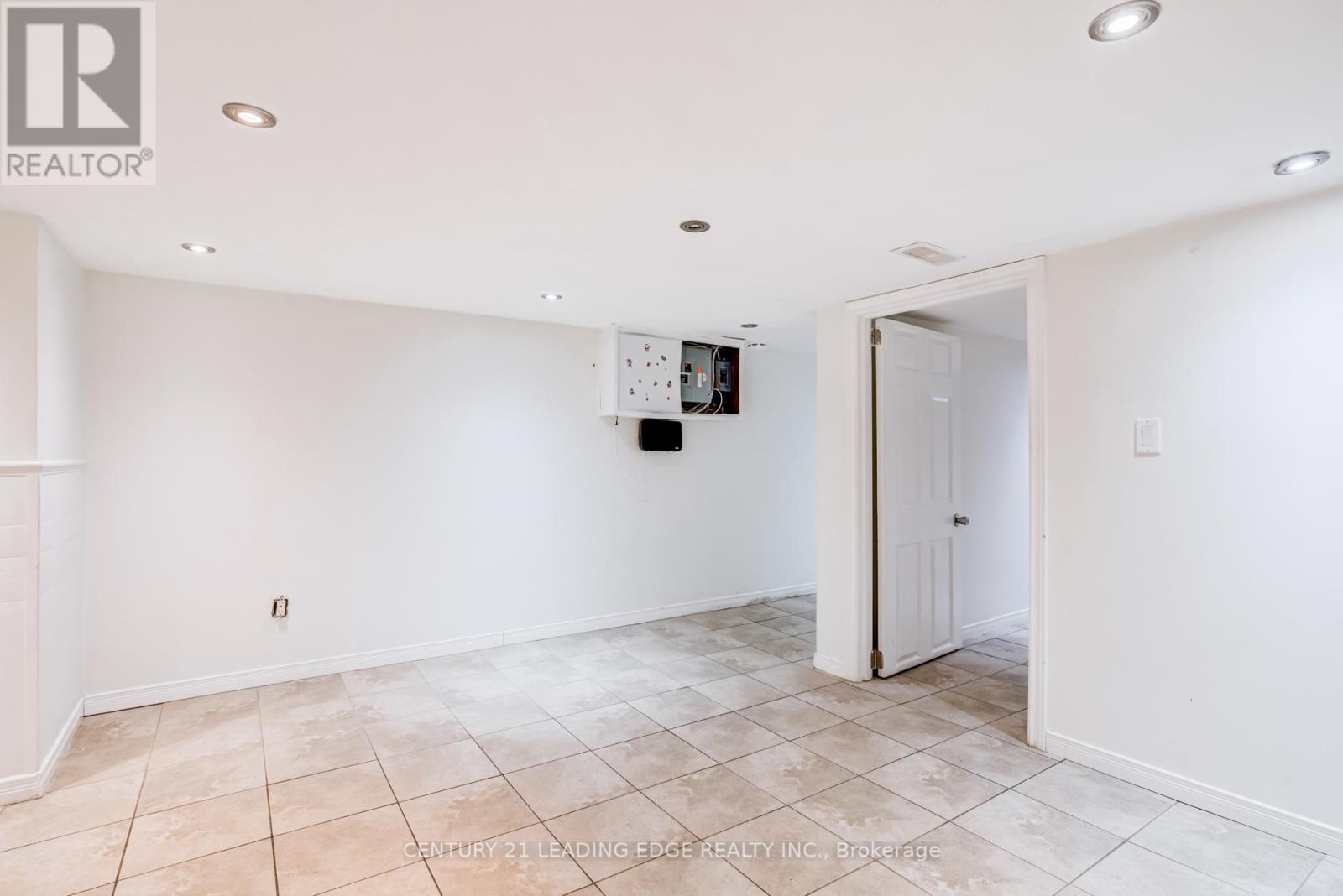 12 Innes Avenue, Toronto (corso Italia-davenport), Ontario