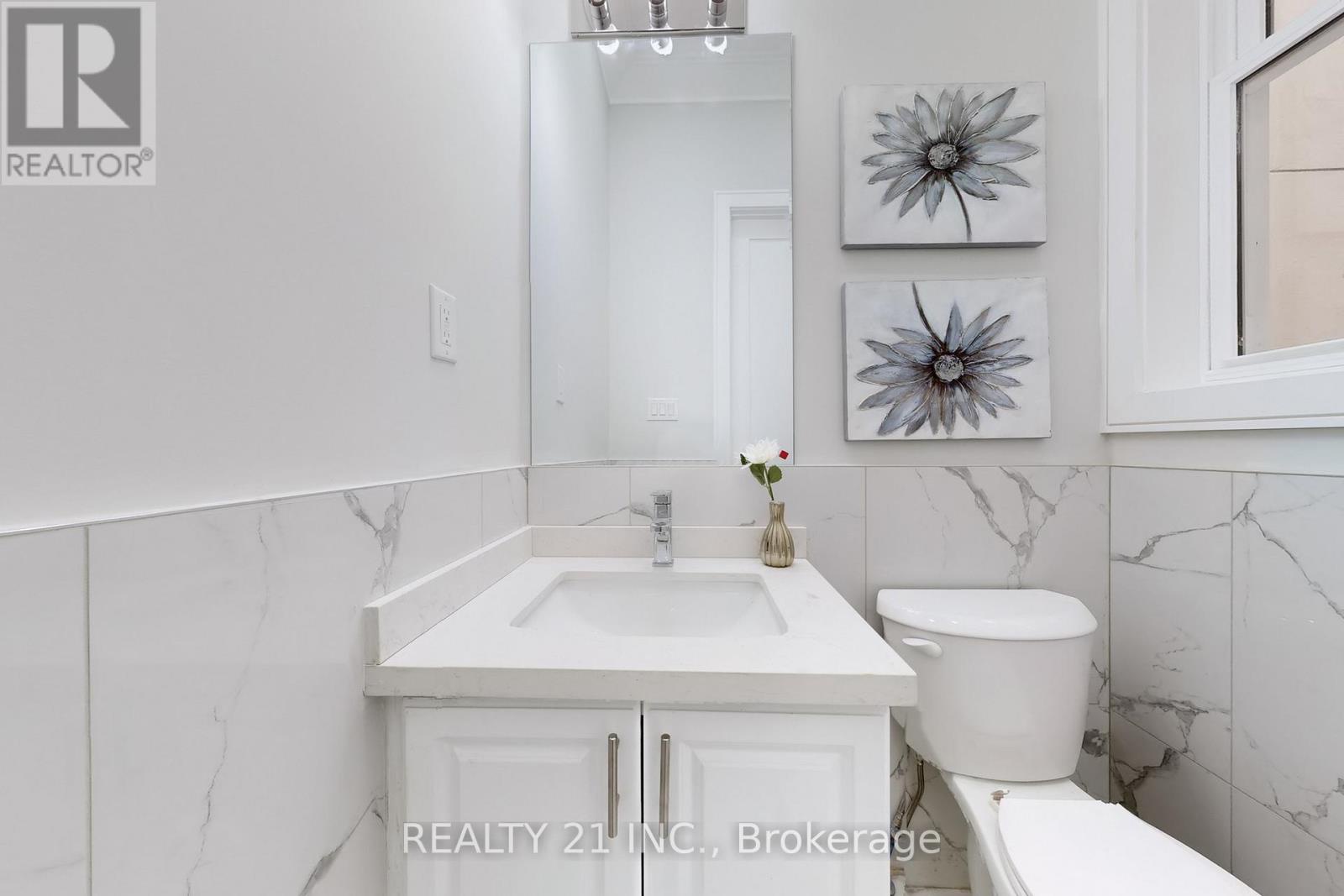 15 Malta Street, Toronto (birchcliffe-cliffside), Ontario