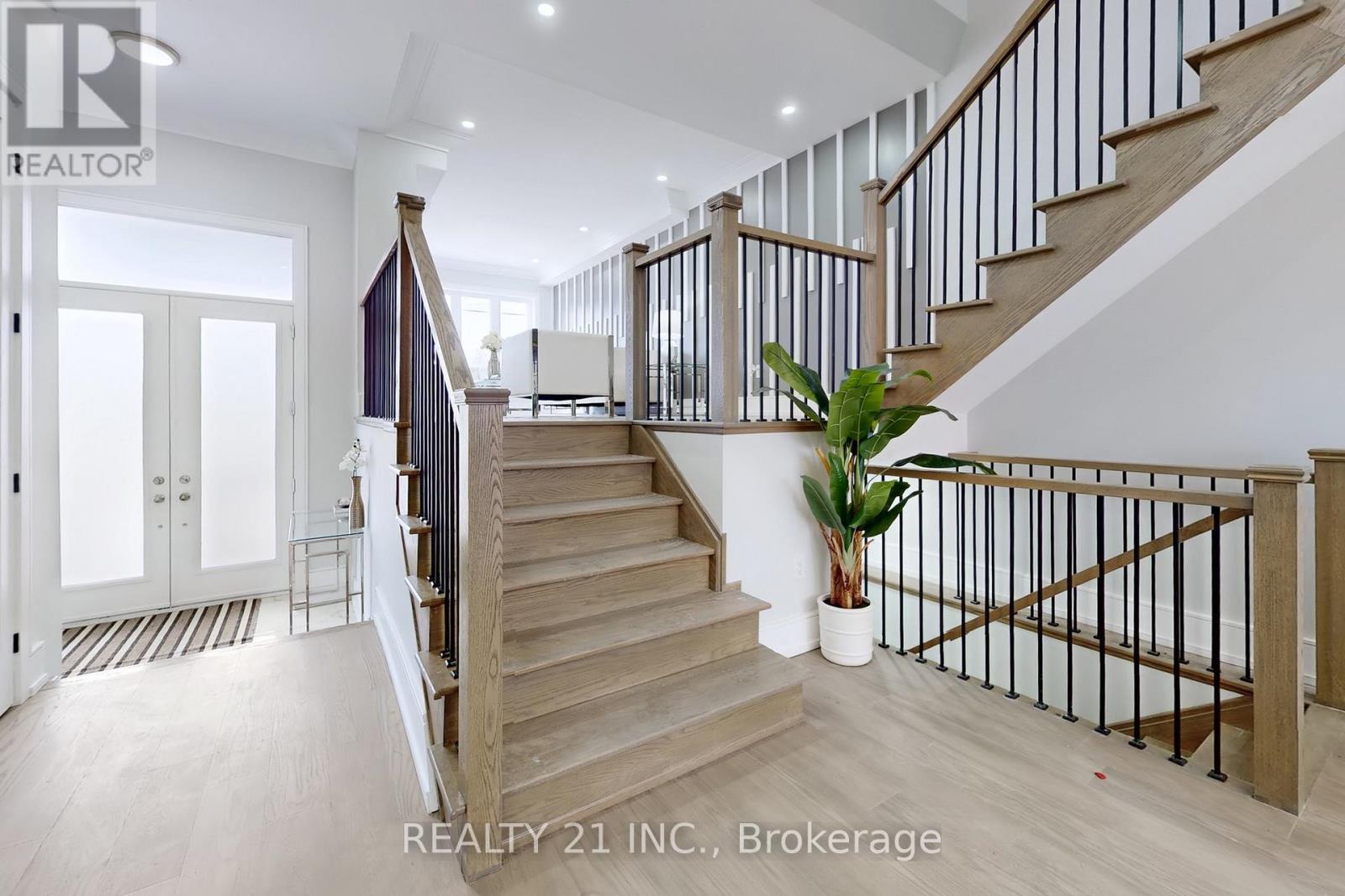 15 Malta Street, Toronto (birchcliffe-cliffside), Ontario