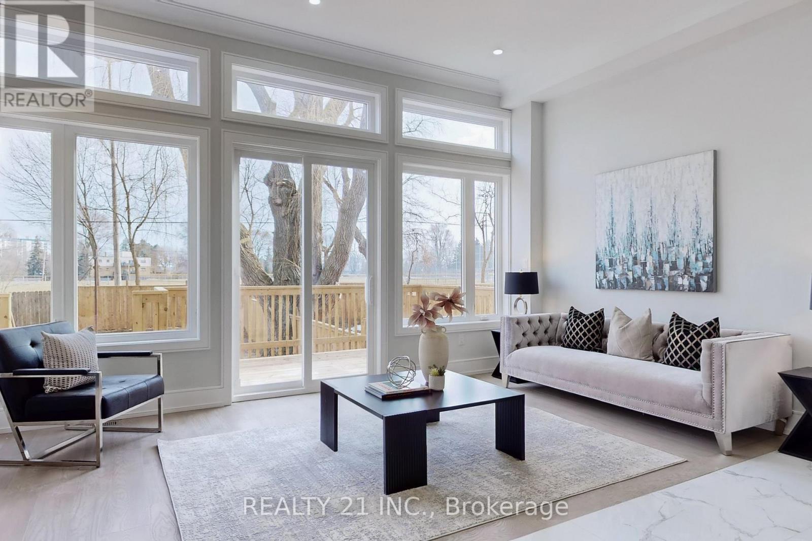 15 Malta Street, Toronto (birchcliffe-cliffside), Ontario