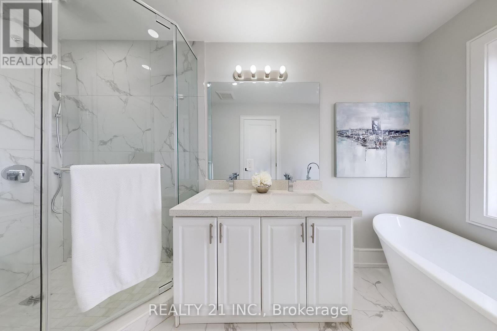 15 Malta Street, Toronto (birchcliffe-cliffside), Ontario