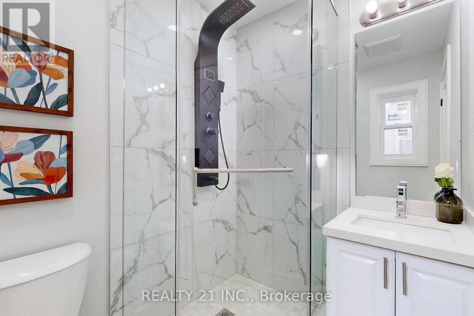 15 Malta Street, Toronto (birchcliffe-cliffside), Ontario